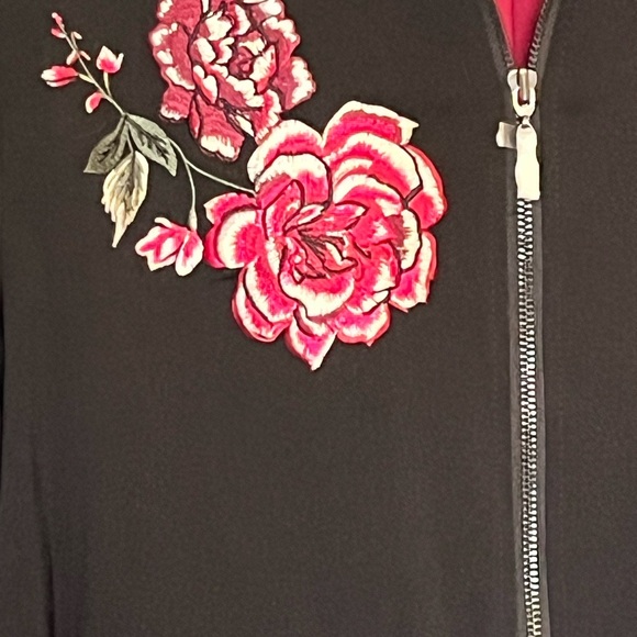 Susan Graver Women’s Bomber Style Jacket Size M Embroidered Flowers ￼ - Picture 3 of 8